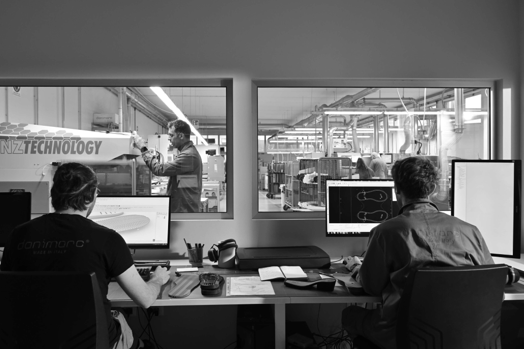 Artigiani di Danimarc Solution che realizzano in 3D le suole